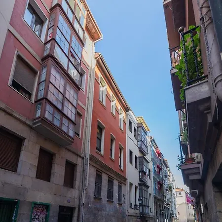 Ronda Street In The Heart Of Old Town 빌바오